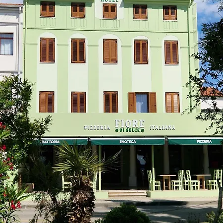 Fiore Seaview Rooms - Premium Location